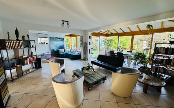 Maison à vendre    6 pièces • 178 m2 Carquefou