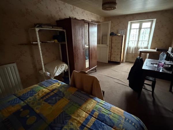 LUCON (85) CENTRE IMMEDIAT ADORABLE MAISON EN PIERRES A RENOVER AVEC DEPENDANCES ET JARDIN A PRIX FOU