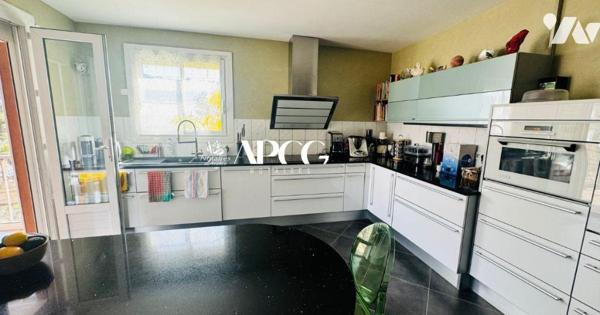 VILLA AVEC GARAGE ET TERRAIN