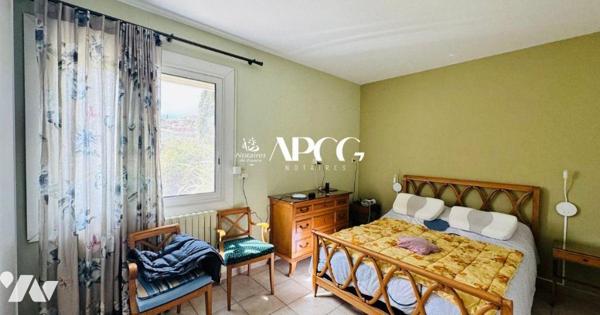 VILLA AVEC GARAGE ET TERRAIN