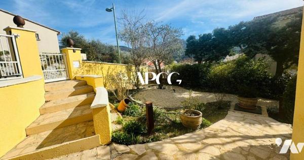 VILLA AVEC GARAGE ET TERRAIN