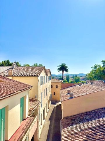 Fréjus centre -appartement meublé avec terrasse résidence sécurisée avec services