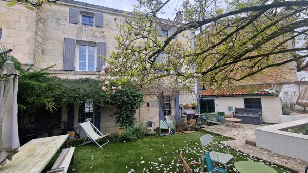 Maison - 9 pièces - 190 m²