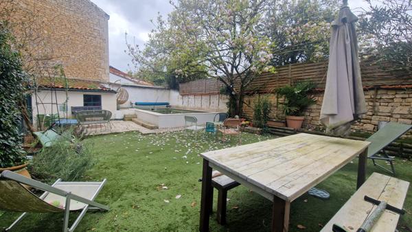 Maison - 9 pièces - 190 m²