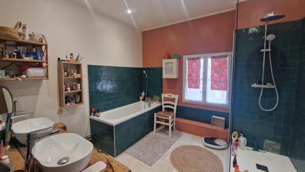 Maison - 9 pièces - 190 m²