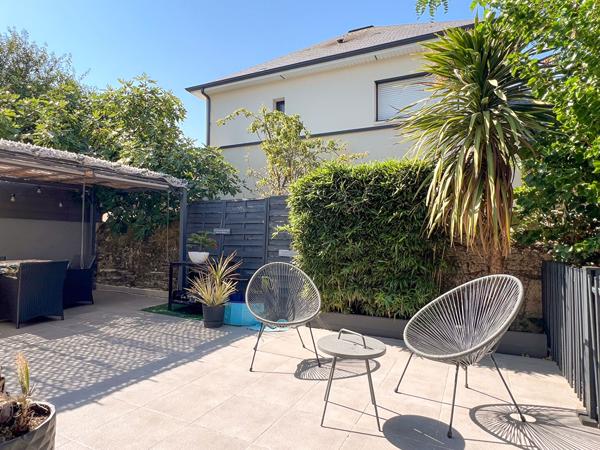 A VENDRE - Maison 6 pièces  5 chambres -TRELAZE- JARDIN et GARAGE