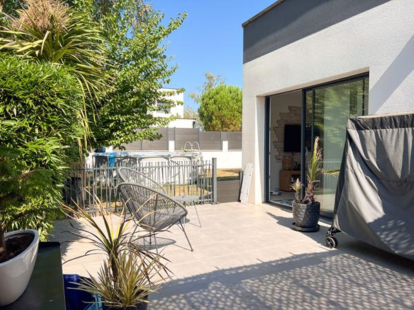 A VENDRE - Maison 6 pièces  5 chambres -TRELAZE- JARDIN et GARAGE