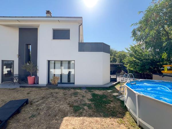 A VENDRE - Maison 6 pièces  5 chambres -TRELAZE- JARDIN et GARAGE