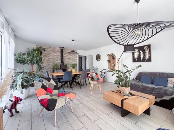 A VENDRE - Maison 6 pièces  5 chambres -TRELAZE- JARDIN et GARAGE