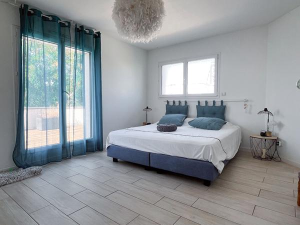 A VENDRE - Maison 6 pièces  5 chambres -TRELAZE- JARDIN et GARAGE
