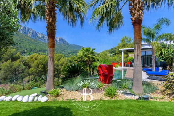 La Valette-du-Var, Maison 5 Chambres -  343 m² à vendre