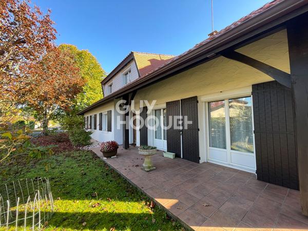 Parentis-en-Born ? Maison familiale de 199 m² sur 958 m² de terrain