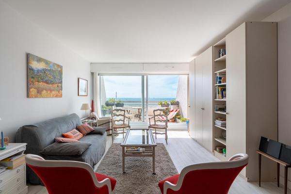 Appartement vue mer avec balcon dans l’emblématique résidence Les Vagues à La Baule
