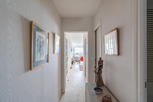 Appartement vue mer avec balcon dans l’emblématique résidence Les Vagues à La Baule