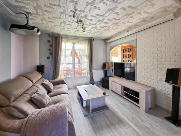 Morigny-Champigny (91150) Quartier " Les Monceaux " maison individuelle de 84 m2 avec véranda, sous-sol total + garage + jardin