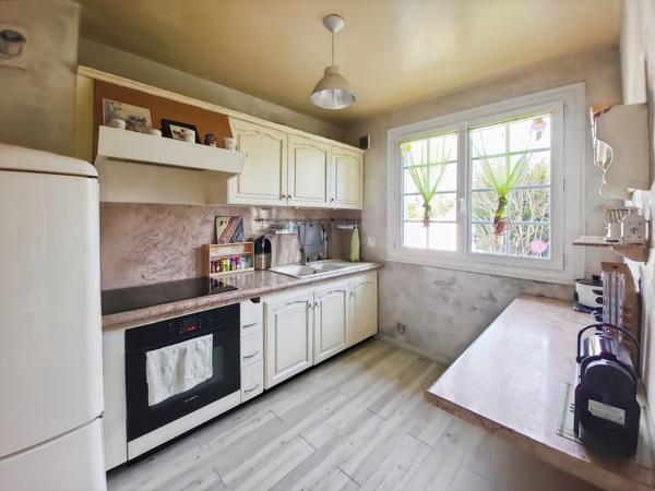 Morigny-Champigny (91150) Quartier " Les Monceaux " maison individuelle de 84 m2 avec véranda, sous-sol total + garage + jardin