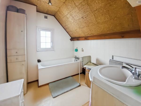 Morigny-Champigny (91150) Quartier " Les Monceaux " maison individuelle de 84 m2 avec véranda, sous-sol total + garage + jardin