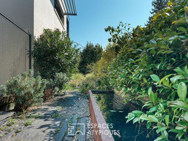 Architecture contemporaine avec son jardin secret quartier Saint-Marc
