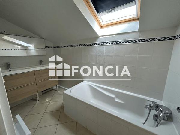 Location Appartement 4 pièces 75.39 m² - QUARTIER SAINT PONS LES MURES Port Grimaud 83310