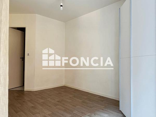 Location Appartement 2 pièces 43.86 m² - 18 RUE EAU DE ROBEC Rouen 76000