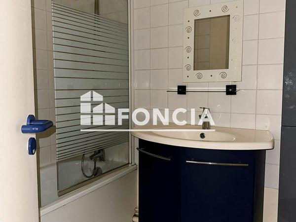 Location Appartement 2 pièces 43.86 m² - 18 RUE EAU DE ROBEC Rouen 76000