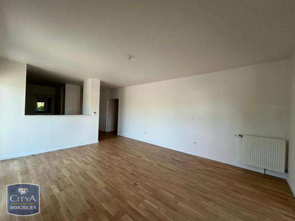 Appartement à louer 4 pièces 103.5m²