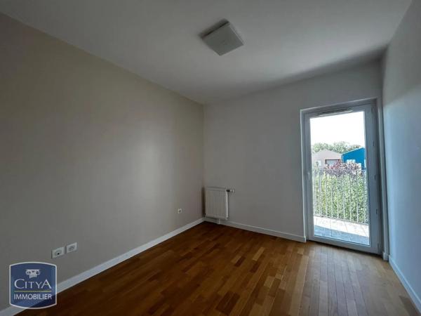 Appartement à louer 4 pièces 103.6m² Chartres (28000)