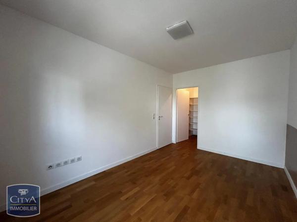Appartement à louer 4 pièces 103.6m² Chartres (28000)