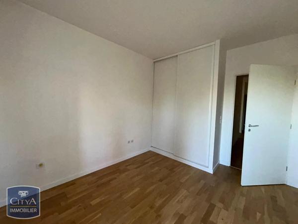 Appartement à louer 4 pièces 103.5m²
