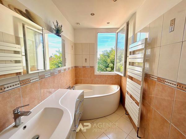 Maison 3 chambres avec jardin et garage à Châtelaillon-Plage €460 000 ** - Référence MR640ED2