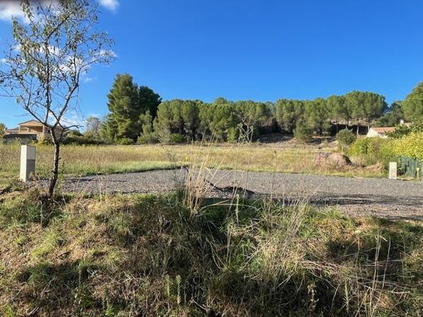 TERRAIN VIABILISE - 2 350 M² - A 6KM DE LIMOUX