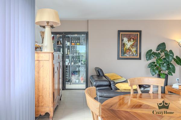 Appartement
                                                                                                                                                                                                                                                                                                                        4 pièce(s)                                                                                                                                                                                                          3 chambre(s)                                                                                                                                                                                                          110.3  m²