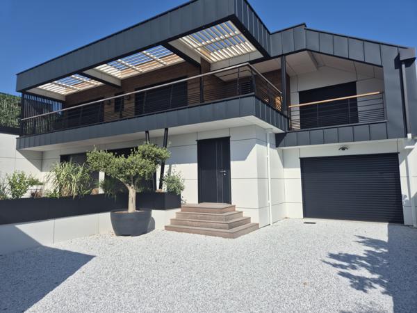 Maison 7 pièce(s) 4 chambre(s) 212.56 m²