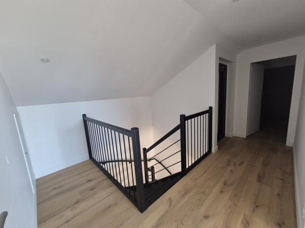 Maison 7 pièce(s) 4 chambre(s) 212.56 m²