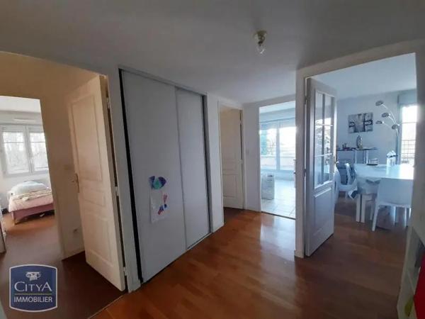 Appartement à louer 4 pièces 93m² Saint-Jean-de-Braye (45800)