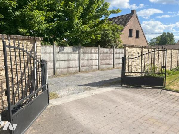 ENSEMBLE IMMOBILIER AVEC DEUX LOGEMENTS