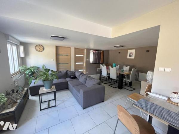 ENSEMBLE IMMOBILIER AVEC DEUX LOGEMENTS