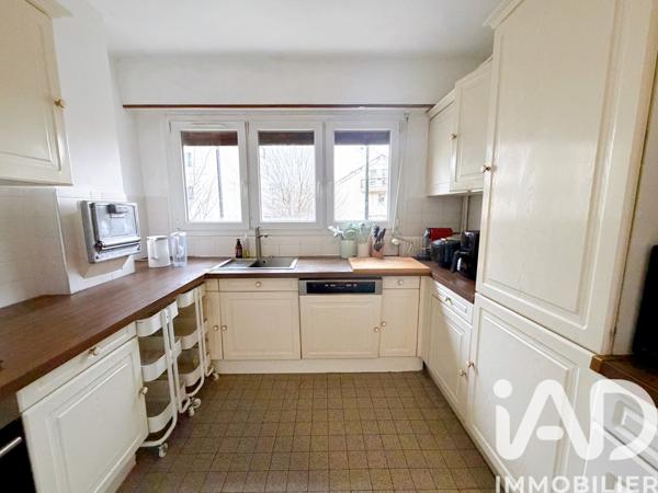 Location appartement 5 pièces 82 m² Bourg-la-Reine