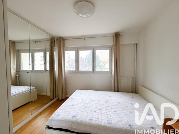 Location appartement 5 pièces 82 m² Bourg-la-Reine