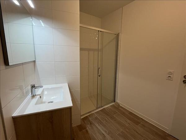 Appartement à louer 763 € CC JOUE LES TOURS 3 p 62 m² DPE C