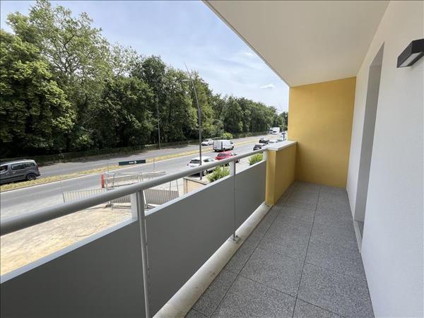 Appartement à louer 763 € CC JOUE LES TOURS 3 p 62 m² DPE C
