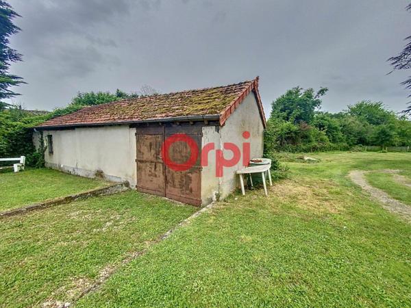 Maison à vendre    5 pièces •  Saint-Rémy-en-Rollat