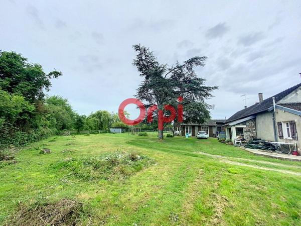 Maison à vendre    5 pièces •  Saint-Rémy-en-Rollat