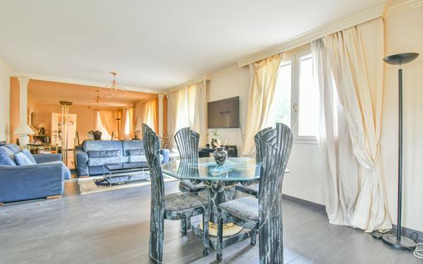 Appartement à vendre    4 pièces • 108 m2 Romainville