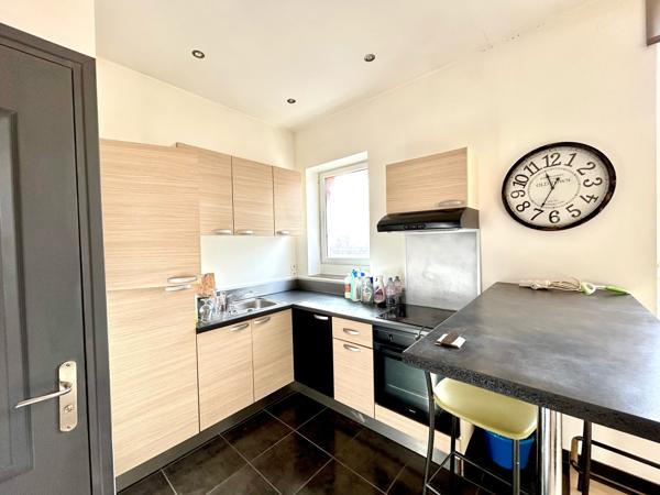 Duplex
                                                                                                                                                                                                                                                                                                                        2 pièce(s)                                                                                                                                                                                                          1 chambre(s)                                                                                                                                                                                                          37  m²