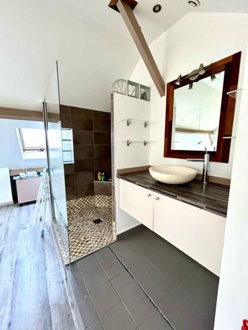 Duplex
                                                                                                                                                                                                                                                                                                                        2 pièce(s)                                                                                                                                                                                                          1 chambre(s)                                                                                                                                                                                                          37  m²