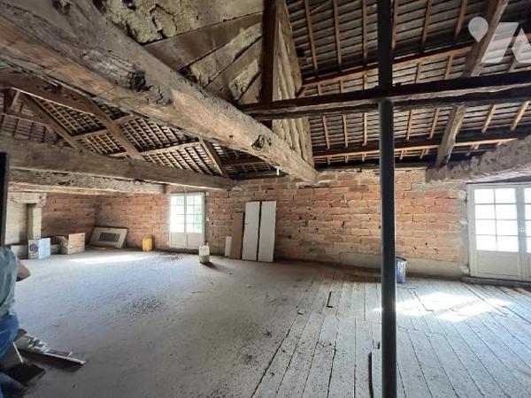 PACE, Maison d'habitation - PACE - Campagne à 3km du centre-bourg
Longère de 111m² de plain-pie...