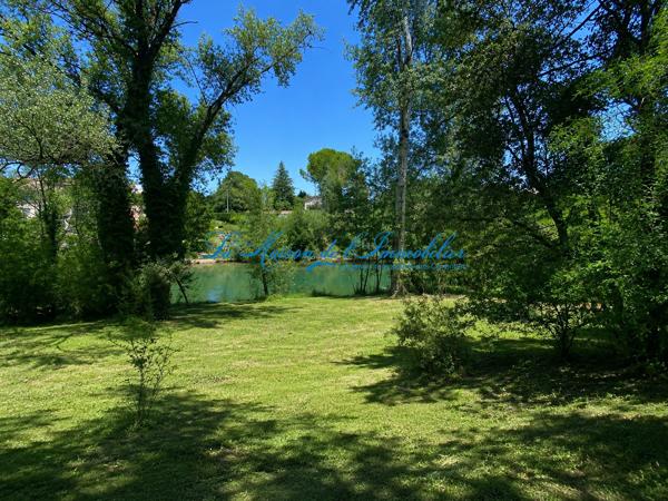 QUISSAC , maison de type F5 avec garage et piscine sur 3921 m²