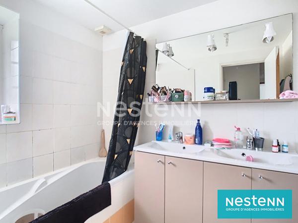 Maison de ville Quintin centre, 5 chambres, petit jardin clos !