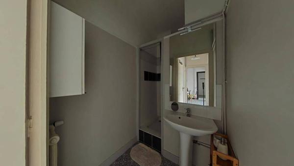 F2 à rénover résidence Le Champagne